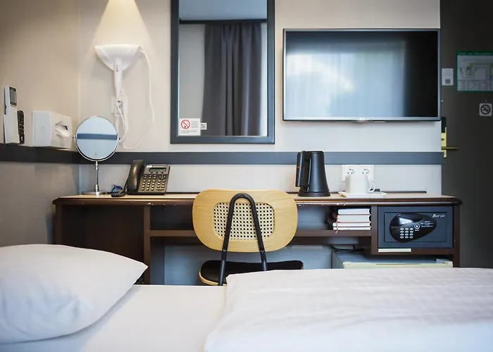 Toyoko Hauptbahnhof Hotel 3*